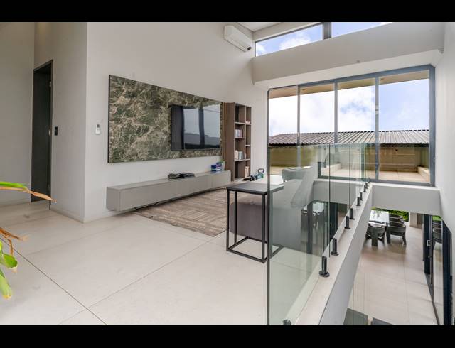 4 BEDROOM FREESTANDING FOR SALE IN HELDERFONTEIN ESTATE